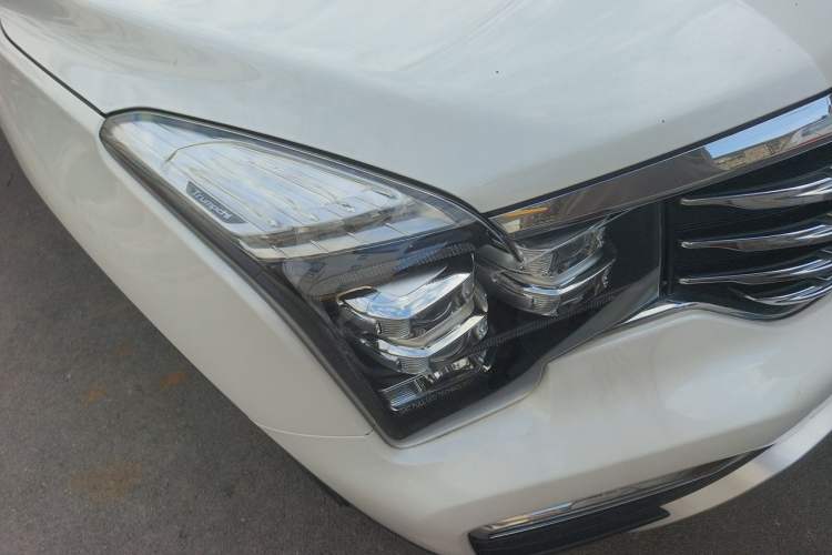 Used GAC Trumpchi GS8 2019 390T Two-Wheel Drive Luxury Smart Connectivity Version (7 Seats) Right Front Headlight