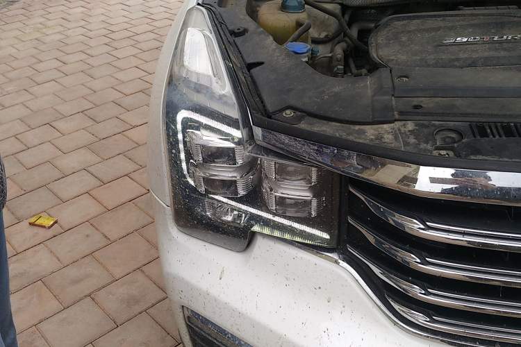 Used GAC Trumpchi GS8 2019 390T Two-Wheel Drive Luxury Smart Connectivity Version (7 Seats) Right Front Headlight