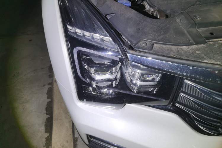 Used GAC Trumpchi GS8 2019 390T Two-Wheel Drive Luxury Smart Connectivity Version (7 Seats) Right Front Headlight