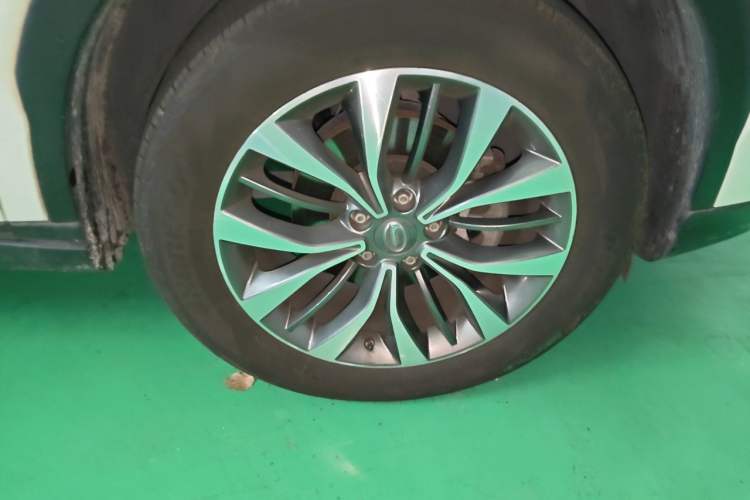 Used GAC Trumpchi GS8 2019 390T Two-Wheel Drive Luxury Smart Connectivity Version (7 Seats) Right Front Wheel Hub