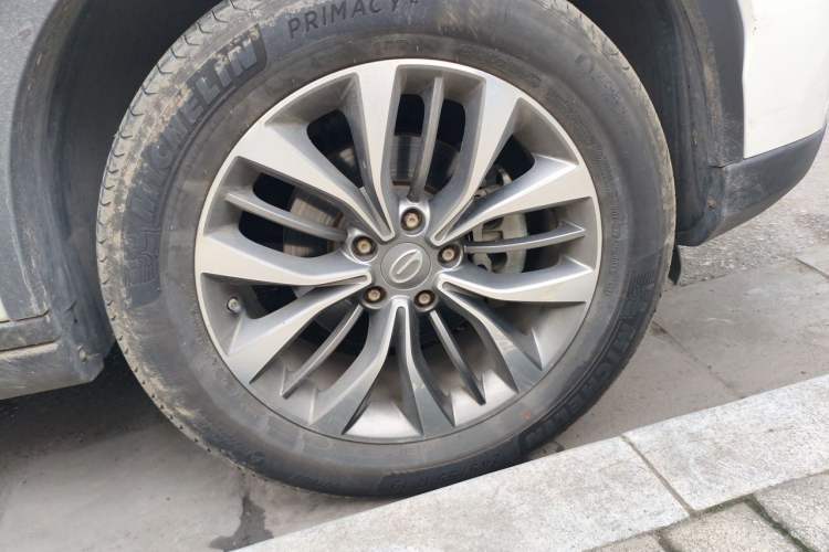 Used GAC Trumpchi GS8 2019 390T Two-Wheel Drive Luxury Smart Connectivity Version (7 Seats) Right Front Wheel Hub