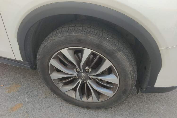 Used GAC Trumpchi GS8 2019 390T Two-Wheel Drive Luxury Smart Connectivity Version (7 Seats) Right Front Wheel Hub