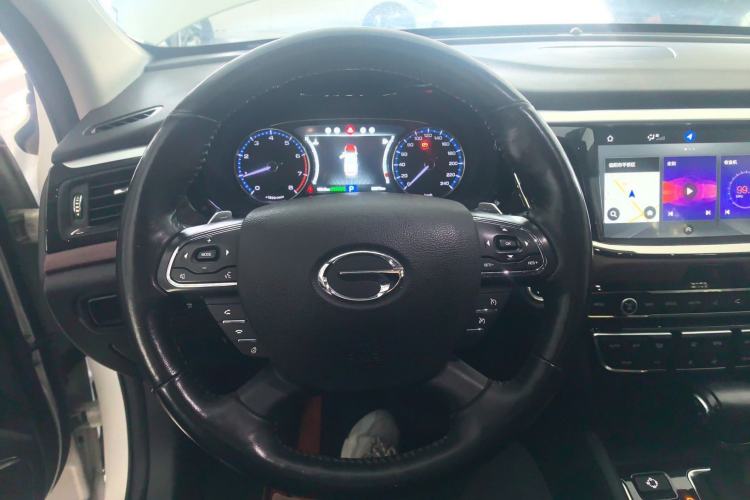 Used GAC Trumpchi GS8 2019 390T Two-Wheel Drive Luxury Smart Connectivity Version (7 Seats) Steering Wheel