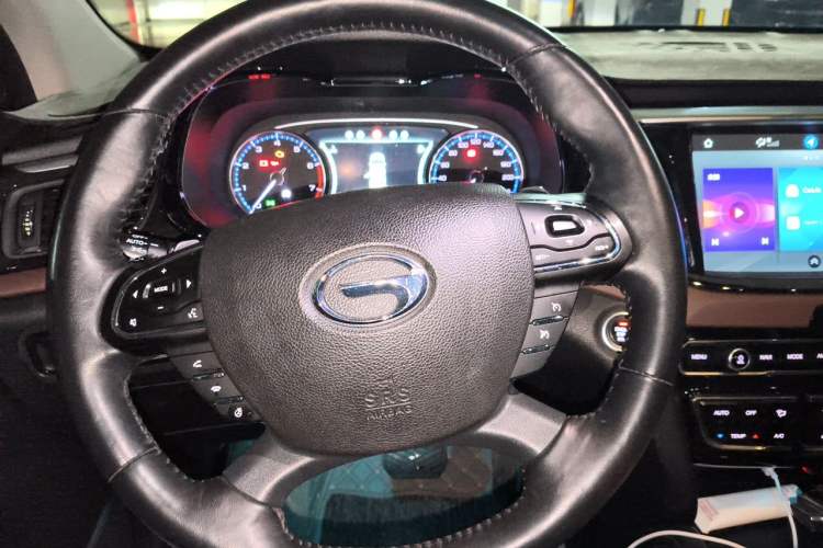 Used GAC Trumpchi GS8 2019 390T Two-Wheel Drive Luxury Smart Connectivity Version (7 Seats) Steering Wheel