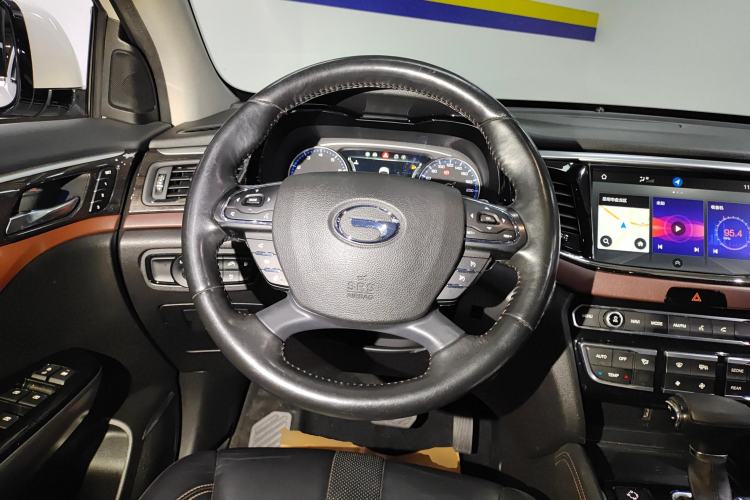 Used GAC Trumpchi GS8 2019 390T Two-Wheel Drive Luxury Smart Connectivity Version (7 Seats) Steering Wheel