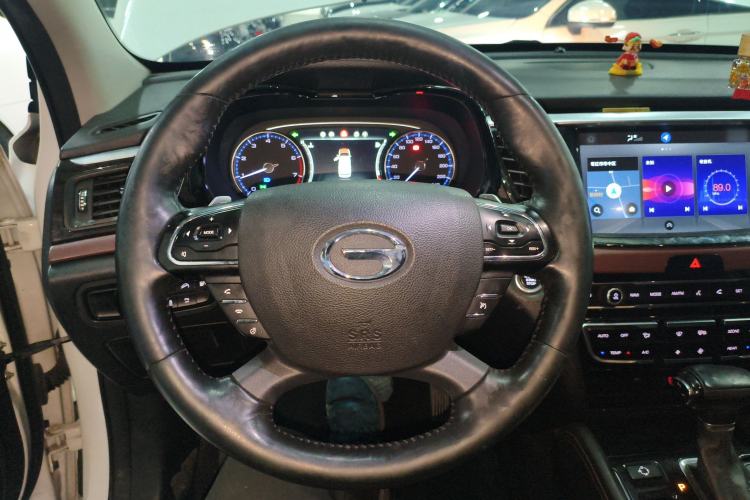 Used GAC Trumpchi GS8 2019 390T Two-Wheel Drive Luxury Smart Connectivity Version (7 Seats) Steering Wheel