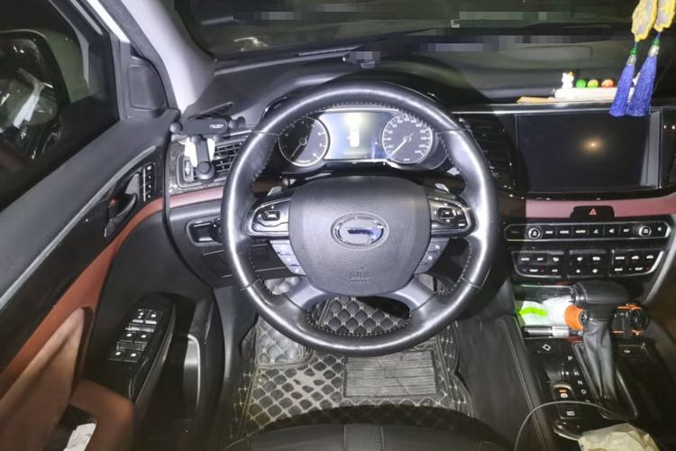 Used GAC Trumpchi GS8 2019 390T Two-Wheel Drive Luxury Smart Connectivity Version (7 Seats) Steering Wheel