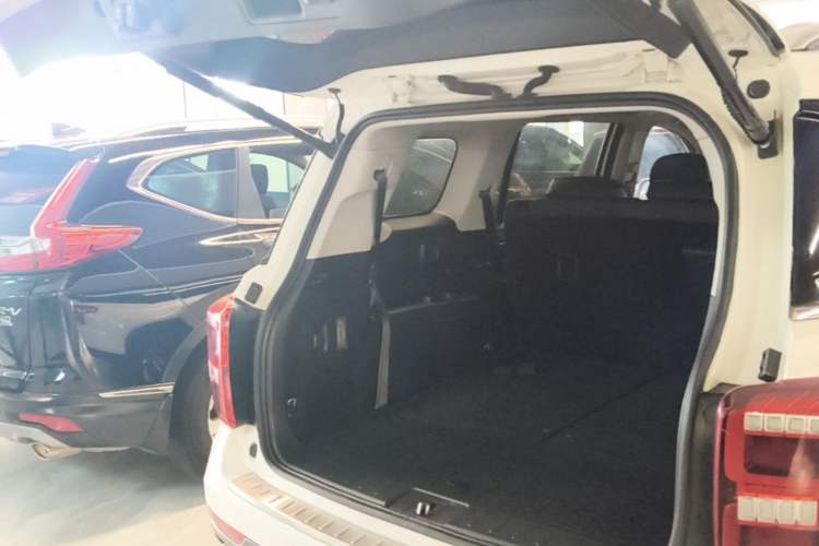 Used GAC Trumpchi GS8 2019 390T Two-Wheel Drive Luxury Smart Connectivity Version (7 Seats) Trunk