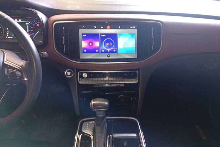 Used GAC Trumpchi GS8 2020 GS8S 390T Two-Wheel-Drive Luxury Edition Audio And AC Panel
