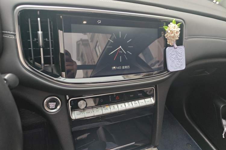 Used GAC Trumpchi GS8 2020 390T Two-Wheel Drive Luxury Smart Connectivity Version (7 Seats) Audio And AC Panel