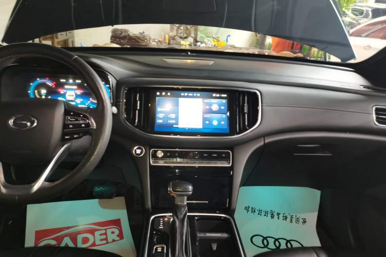 Used GAC Trumpchi GS8 2020 GS8S 390T Two-Wheel Drive Luxury Smart Connectivity Version Audio And AC Panel
