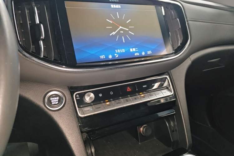Used GAC Trumpchi GS8 2020 390T Four-Wheel Drive Luxury Smart Connectivity Commemorative Edition (7 Seats) Audio And AC Panel
