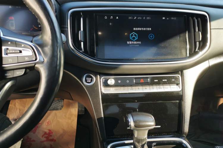 Used GAC Trumpchi GS8 2020 GS8S 390T Two-Wheel Drive Luxury Smart Connectivity Version Audio And AC Panel