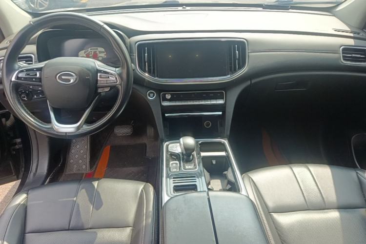 Used GAC Trumpchi GS8 2020 390T Two-Wheel Drive Luxury Smart Connectivity Commemorative Edition (7 Seats) Center Console