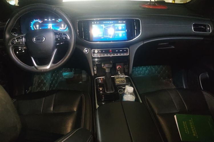 Used GAC Trumpchi GS8 2020 GS8S 390T Two-Wheel Drive Luxury Smart Connectivity Version Center Console