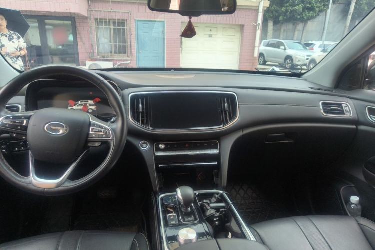 Used GAC Trumpchi GS8 2020 390T Four-Wheel Drive Luxury Smart Connectivity Commemorative Edition (7 Seats) Center Console