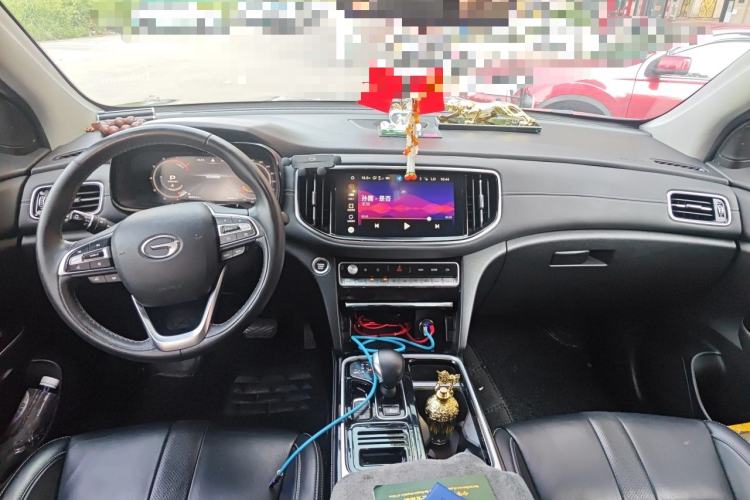 Used GAC Trumpchi GS8 2020 390T Two-Wheel Drive Luxury Smart Connectivity Version (7 Seats) Center Console