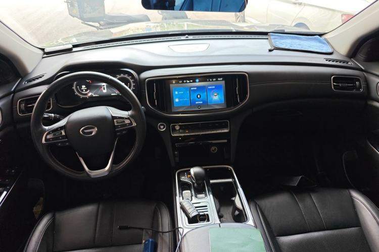 Used GAC Trumpchi GS8 2020 390T Two-Wheel Drive Luxury Smart Connectivity Version (7 Seats) Center Console