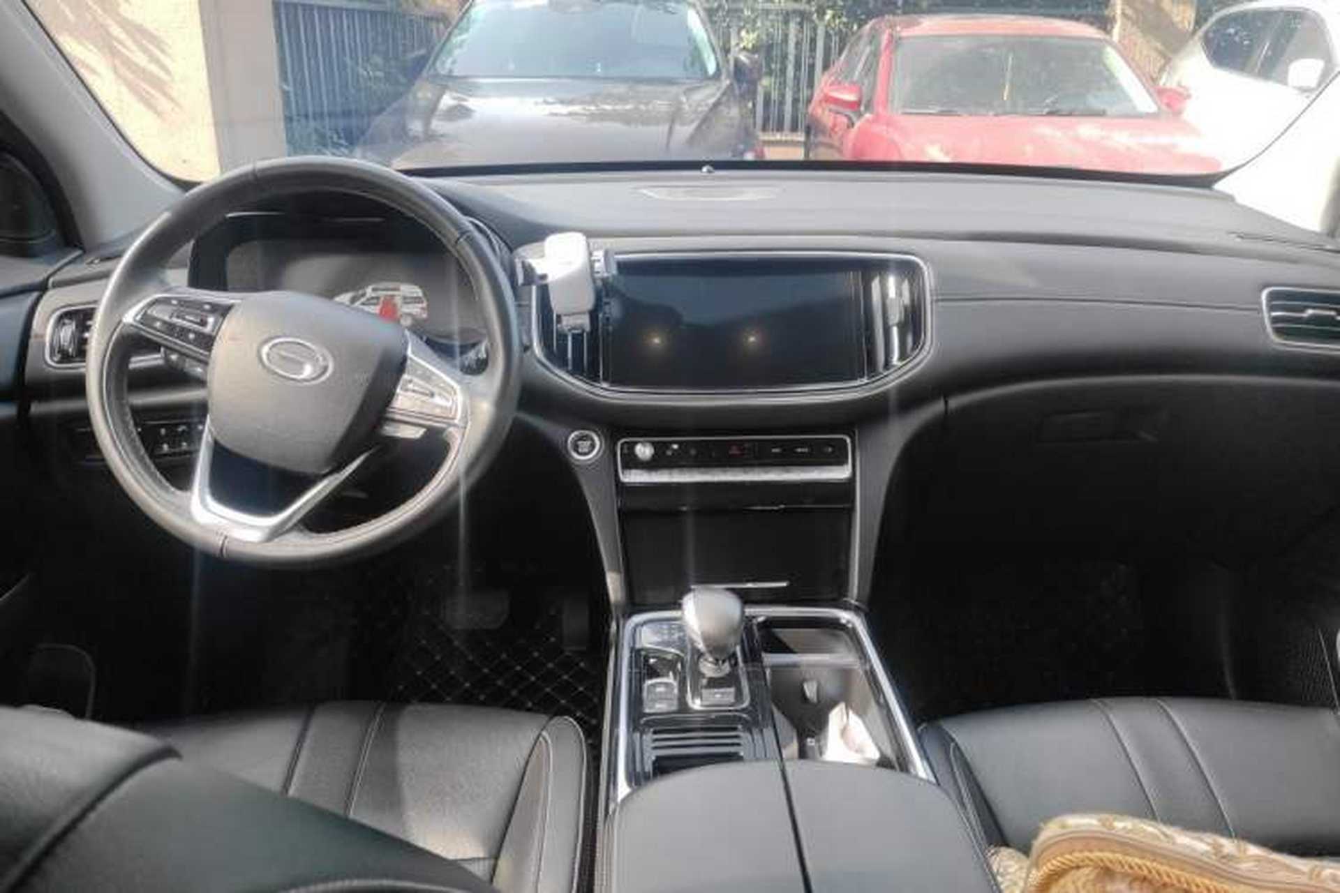 Used GAC Trumpchi GS8 2020 390T Two-Wheel Drive Luxury Smart Connectivity Version (7 Seats) Center Console