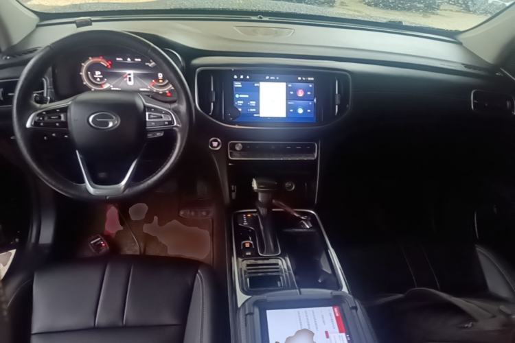 Used GAC Trumpchi GS8 2020 GS8S 390T Two-Wheel Drive Luxury Smart Connectivity Version Center Console