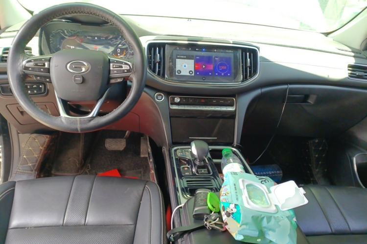 Used GAC Trumpchi GS8 2020 390T Two-Wheel Drive Luxury Smart Connectivity Version (7 Seats) Center Console
