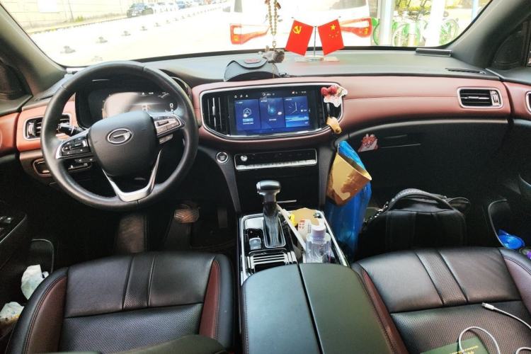 Used GAC Trumpchi GS8 2020 GS8S 390T Two-Wheel Drive Luxury Smart Connectivity Version Center Console