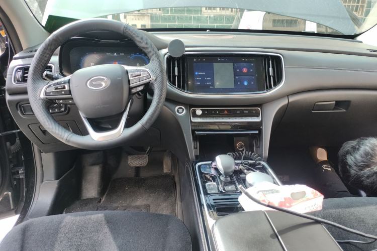 Used GAC Trumpchi GS8 2020 390T Two-Wheel Drive Luxury Smart Connectivity Commemorative Edition (7 Seats) Center Console