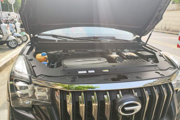 Used GAC Trumpchi GS8 2020 GS8S 390T Two-Wheel Drive Luxury Smart Connectivity Version Engine Bay Right