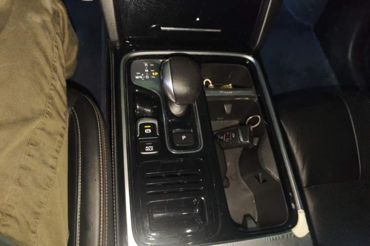 Used GAC Trumpchi GS8 2020 390T Two-Wheel Drive Luxury Smart Connectivity Version (7 Seats) Gear Lever