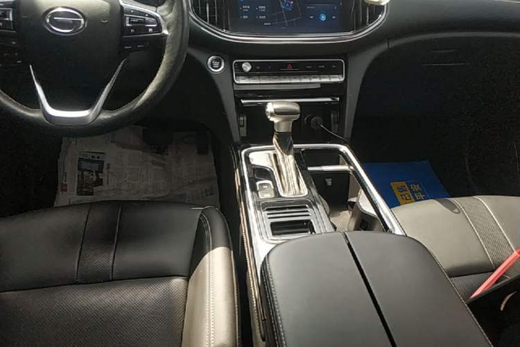 Used GAC Trumpchi GS8 2020 GS8S 390T Two-Wheel Drive Luxury Smart Connectivity Version Gear Lever