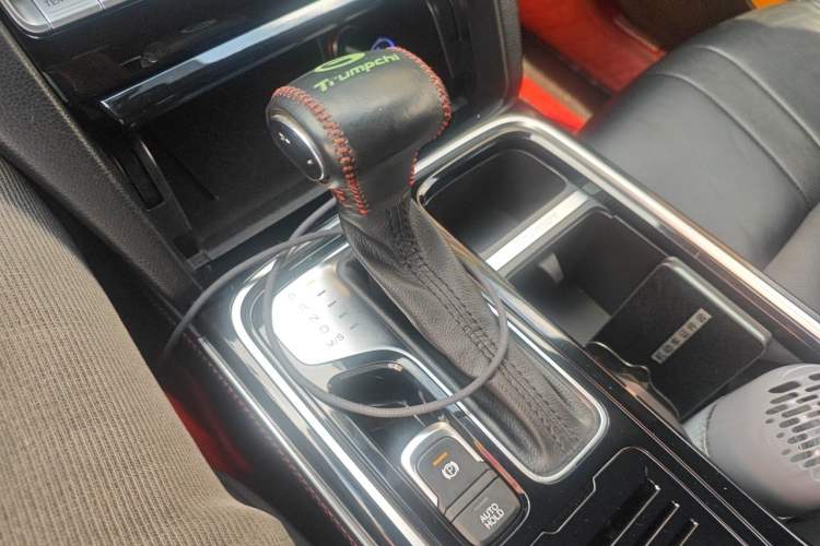 Used GAC Trumpchi GS8 2020 GS8S 390T Two-Wheel Drive Luxury Smart Connectivity Version Gear Lever