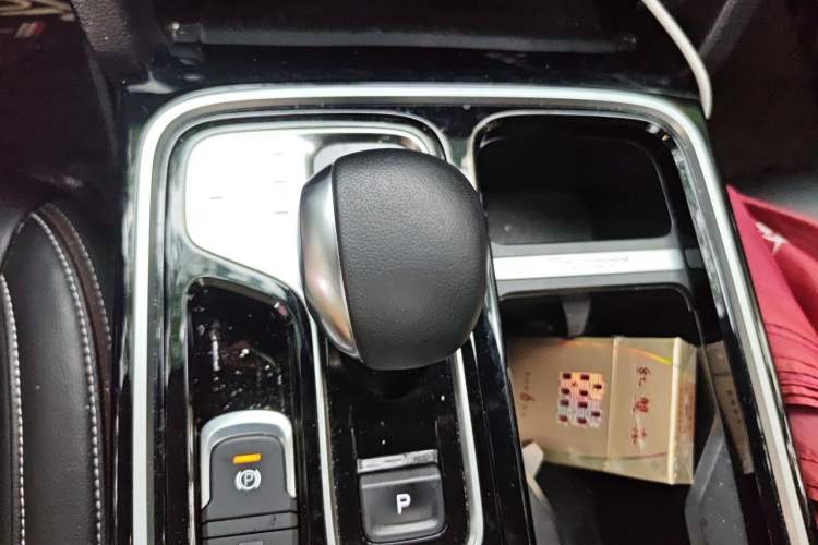 Used GAC Trumpchi GS8 2020 390T Four-Wheel Drive Prestige Edition (7 Seats) Gear Lever