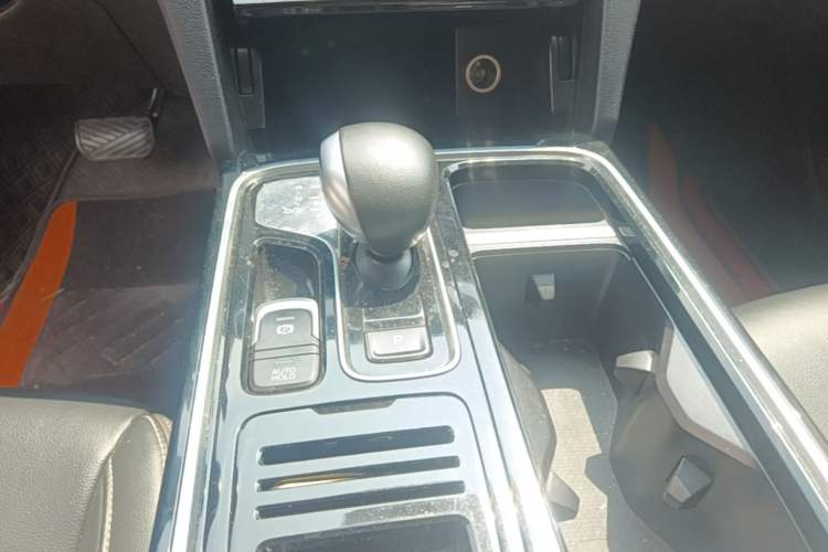 Used GAC Trumpchi GS8 2020 390T Two-Wheel Drive Luxury Smart Connectivity Commemorative Edition (7 Seats) Gear Lever