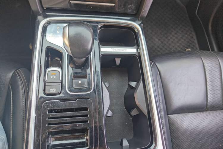 Used GAC Trumpchi GS8 2020 390T Two-Wheel Drive Luxury Smart Connectivity Version (7 Seats) Gear Lever