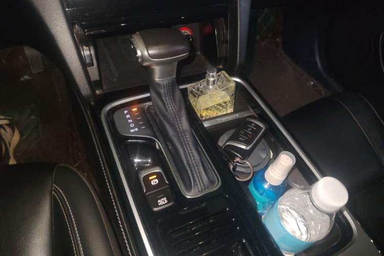 Used GAC Trumpchi GS8 2020 GS8S 390T Two-Wheel Drive Luxury Smart Connectivity Version Gear Lever