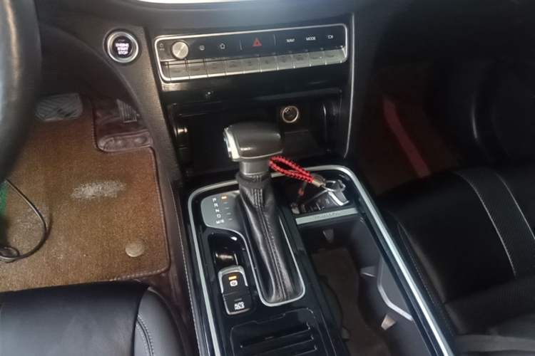 Used GAC Trumpchi GS8 2020 GS8S 390T Two-Wheel Drive Luxury Smart Connectivity Version Gear Lever