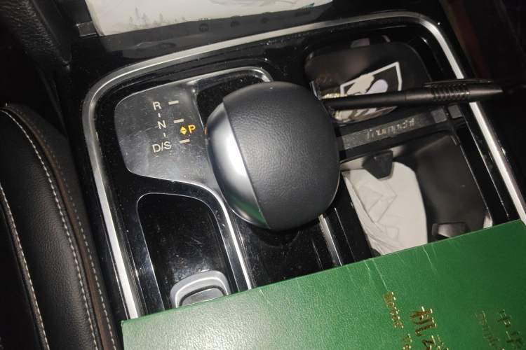 Used GAC Trumpchi GS8 2020 390T Two-Wheel Drive Luxury Smart Connectivity Commemorative Edition (7 Seats) Gear Lever