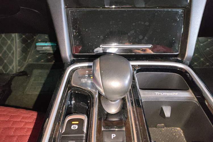 Used GAC Trumpchi GS8 2020 390T Two-Wheel Drive Luxury Smart Connectivity Commemorative Edition (7 Seats) Gear Lever