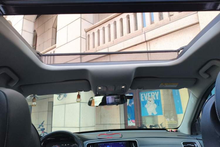 Used GAC Trumpchi GS8 2020 390T Two-Wheel Drive Luxury Smart Connectivity Commemorative Edition (7 Seats) Headliner