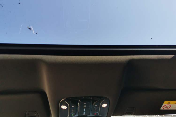 Used GAC Trumpchi GS8 2020 GS8S 390T Two-Wheel Drive Luxury Smart Connectivity Version Headliner