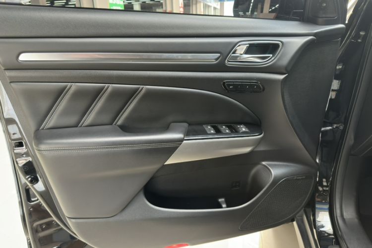 Used GAC Trumpchi GS8 2020 390T Two-Wheel Drive Luxury Smart Connectivity Commemorative Edition (7 Seats) Interior 1