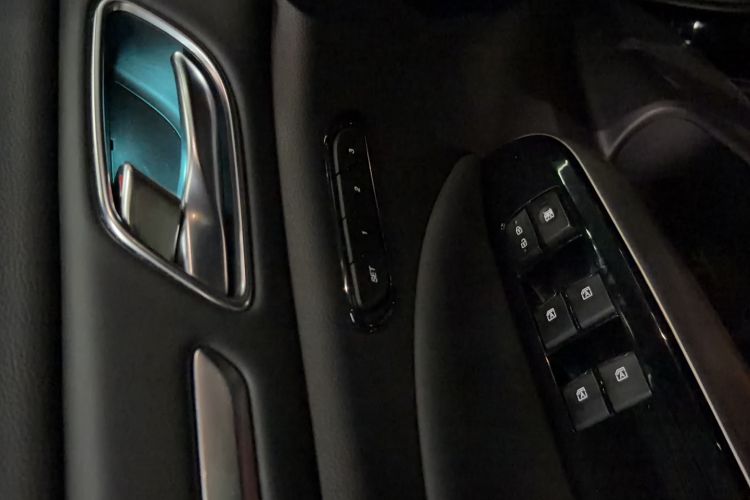 Used GAC Trumpchi GS8 2020 390T Two-Wheel Drive Prestige Version (7 Seats) Interior 2