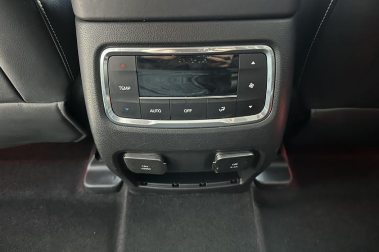 Used GAC Trumpchi GS8 2020 390T Two-Wheel Drive Luxury Smart Connectivity Commemorative Edition (7 Seats) Interior 6
