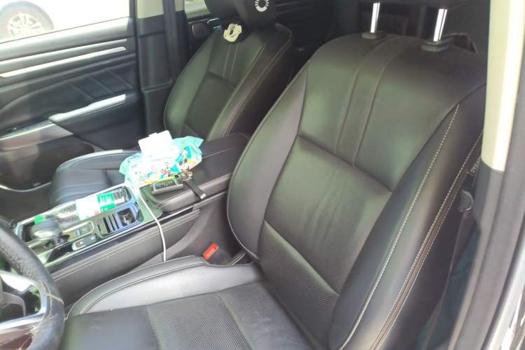 Used GAC Trumpchi GS8 2020 390T Two-Wheel Drive Luxury Smart Connectivity Version (7 Seats) Left Front Seat