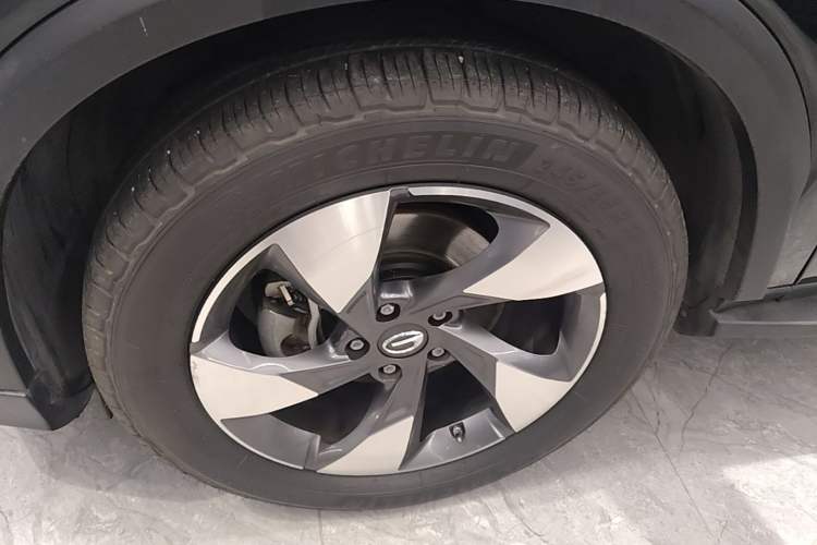 Used GAC Trumpchi GS8 2020 GS8S 390T Two-Wheel Drive Luxury Smart Connectivity Version Left Front Wheel Hub