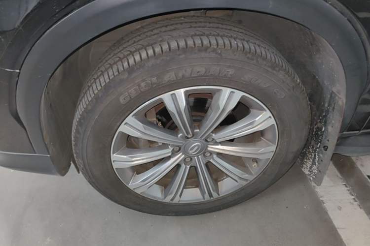 Used GAC Trumpchi GS8 2020 390T Two-Wheel Drive Luxury Smart Connectivity Version (7 Seats) Left Front Wheel Hub