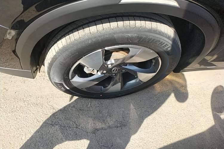Used GAC Trumpchi GS8 2020 GS8S 390T Two-Wheel Drive Prestige Edition Left Front Wheel Hub