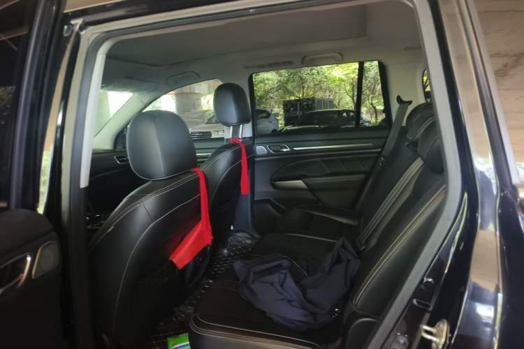 Used GAC Trumpchi GS8 2020 390T Two-Wheel Drive Luxury Smart Connectivity Version (7 Seats) Left Rear Seat