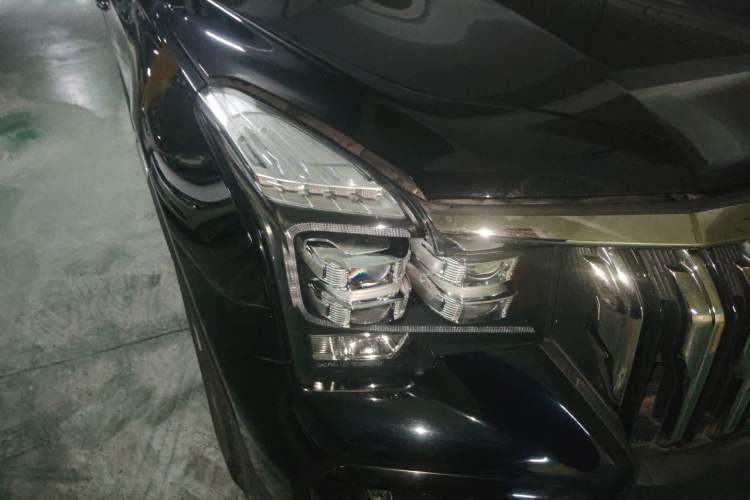 Used GAC Trumpchi GS8 2020 GS8S 390T Two-Wheel Drive Luxury Smart Connectivity Version Right Front Headlight