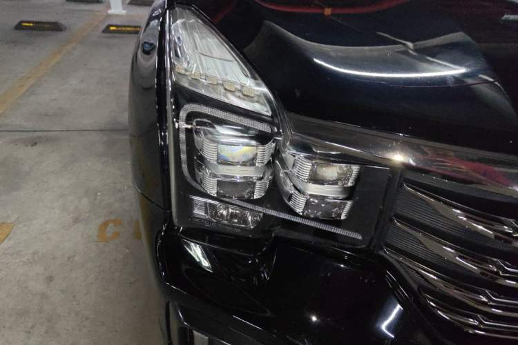 Used GAC Trumpchi GS8 2020 390T Two-Wheel Drive Luxury Smart Connectivity Version (7 Seats) Right Front Headlight